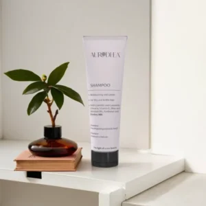 Shampoing avec des extraits de camélia & de camomille, vitamine E, huiles de de karité & d’amande, panthénol & lait d’ânesse | HYDRATANT | Cheveux secs & cassants  LA03B 250mL